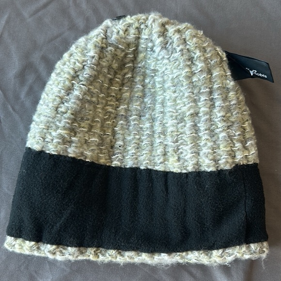 NWT Nobis Knit Beanie - Picture 6 of 6